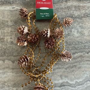 Pine Cone Garland